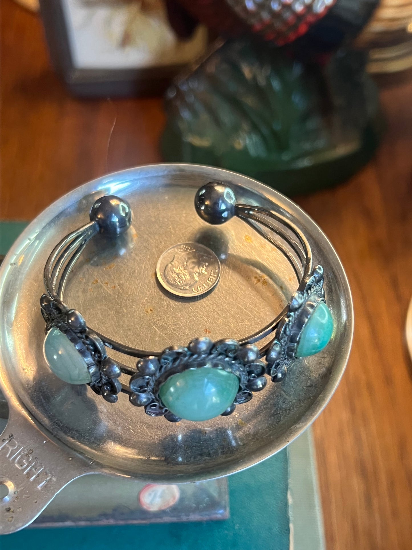Old Pawn Opaque Green 3-Stone Cuff