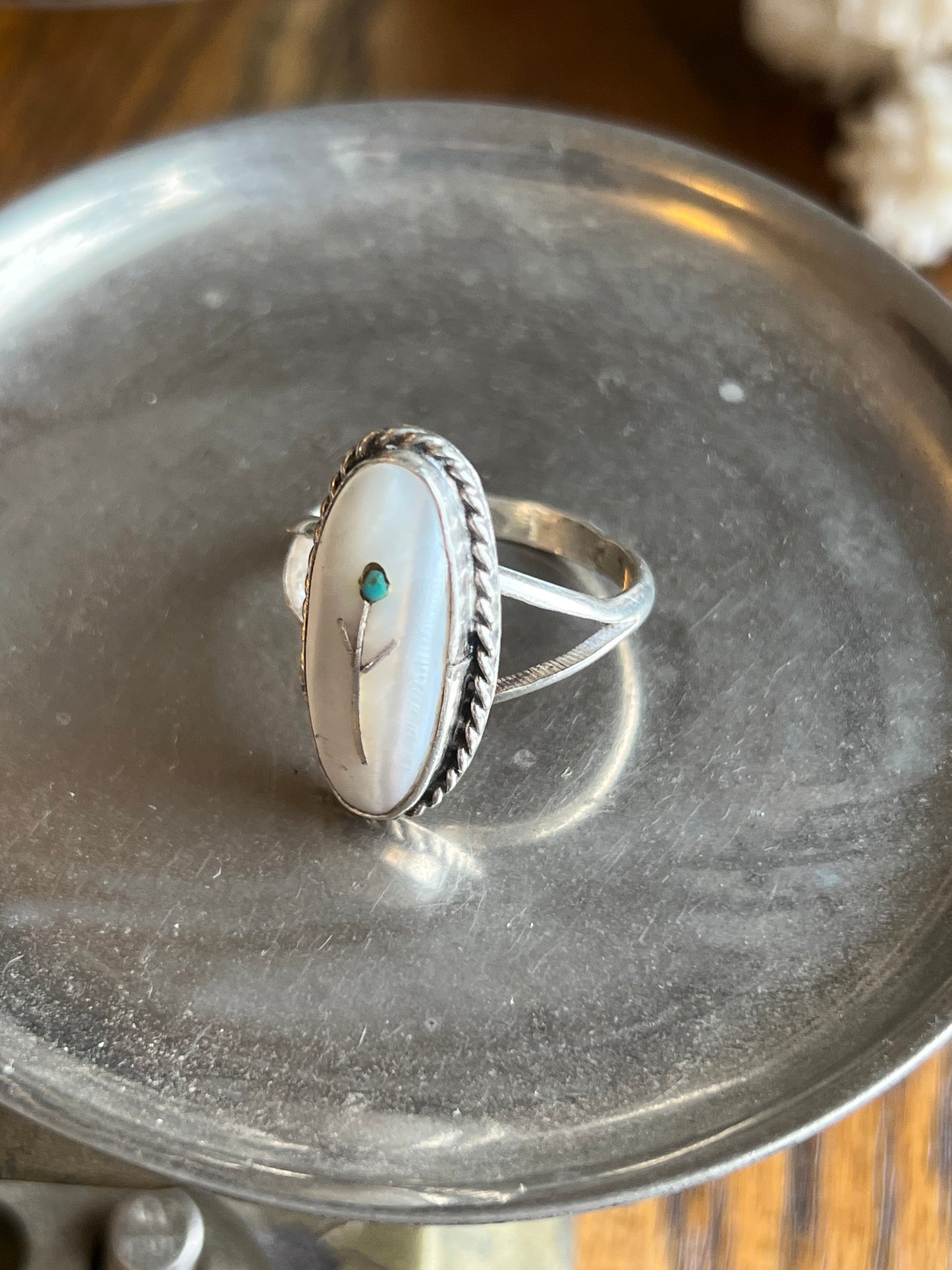 Vintage Mother of Pearl with Turquoise Flower Ring