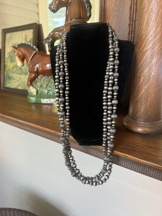 29-32” Variated 3-Strand Navajo Pearls